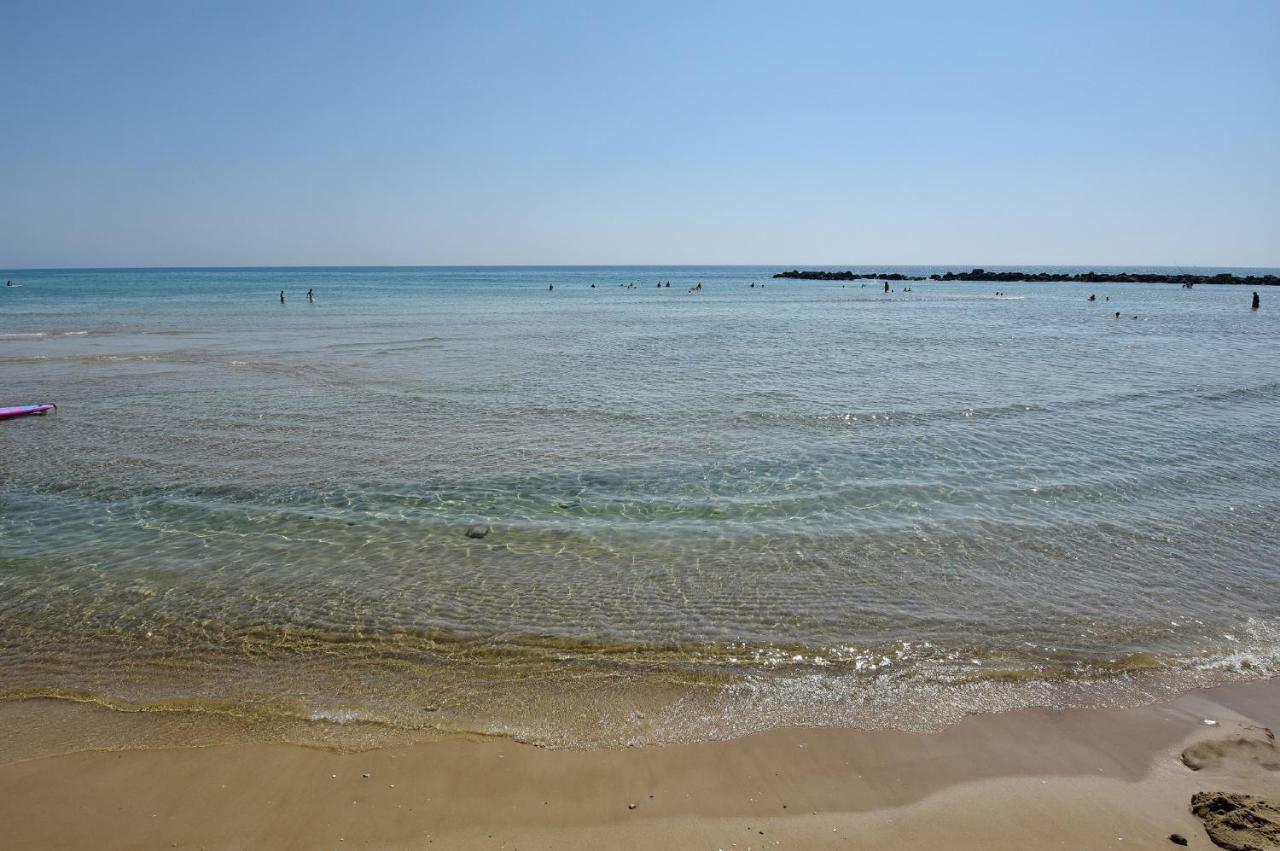 Laguna Beach Apartments ไฮฟา ภายนอก รูปภาพ